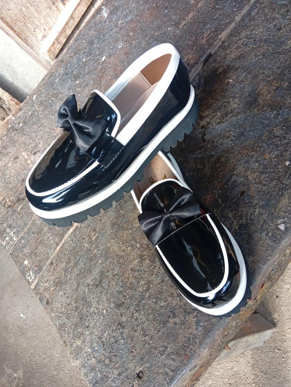Patent bow loafers with white trim